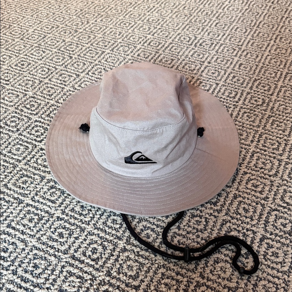 Quiksilver Light Gray Adventure Hat